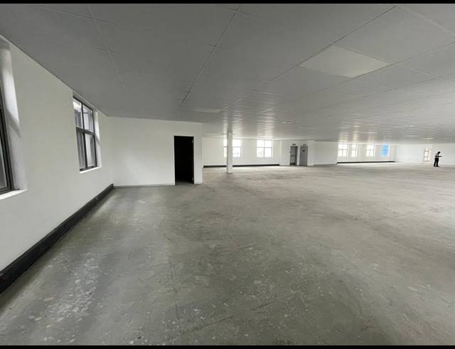 583M² OFFICE TO LET IN BRYANSTON
